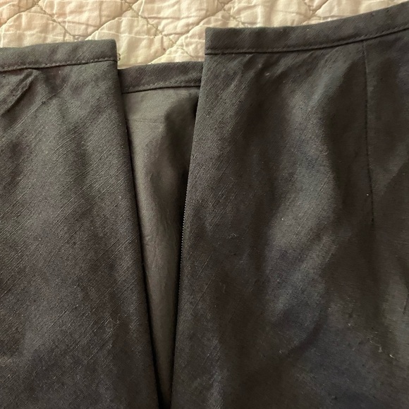 Ann Taylor Loft A-Line black skirt, size 4.  Fully lined.  Side zipper. - Picture 5 of 6